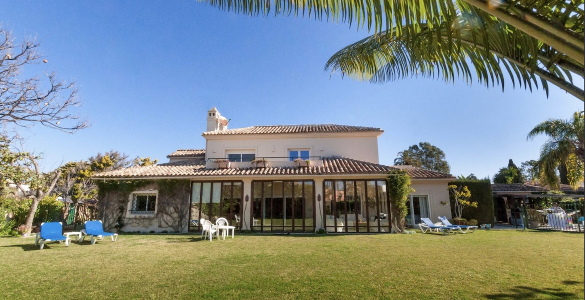 Villa en alquiler en Estepona