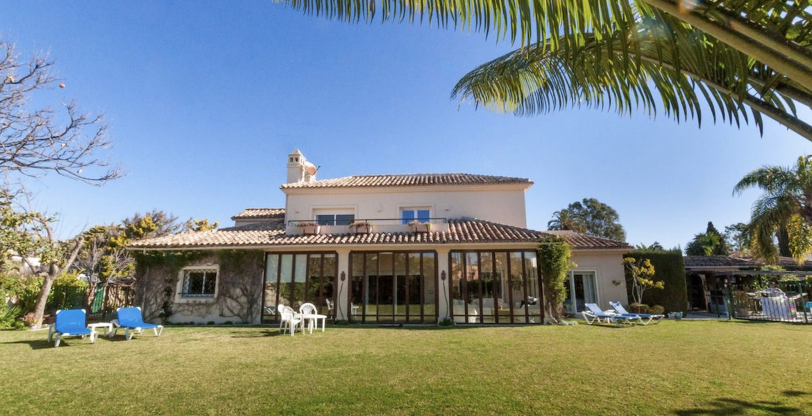 Villa en alquiler en Estepona