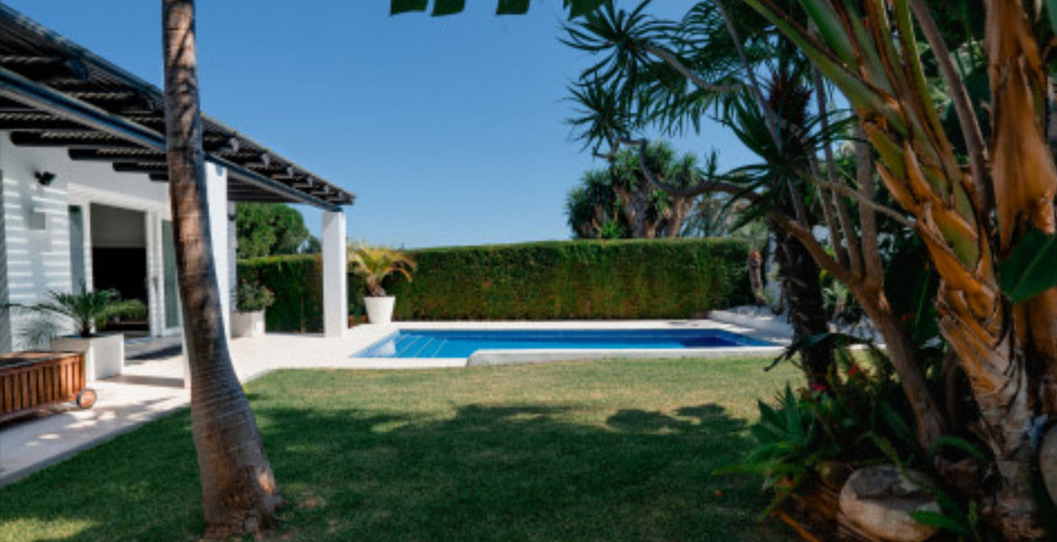Villa de Lujo en Las Lomas de Nueva Andalucía