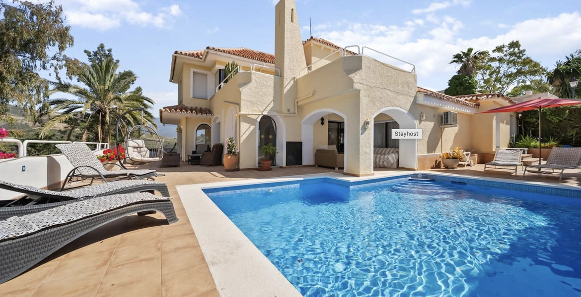 Villa de Lujo en Las Lomas de Nueva Andalucía