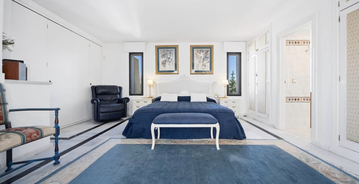 Villa de Lujo en Las Lomas de Nueva Andalucía