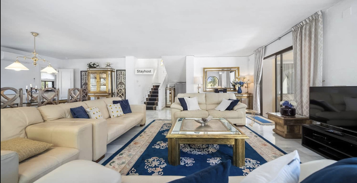 Villa de Lujo en Las Lomas de Nueva Andalucía