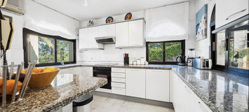 Villa de Lujo en Las Lomas de Nueva Andalucía