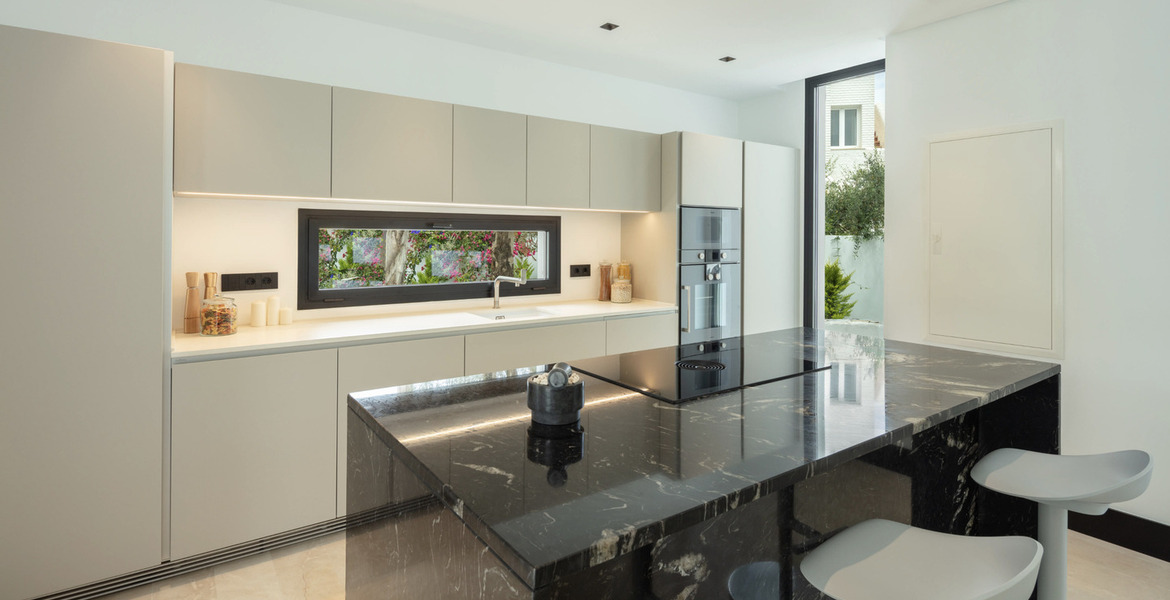 Villa  for rent in Marbella Golden Mile