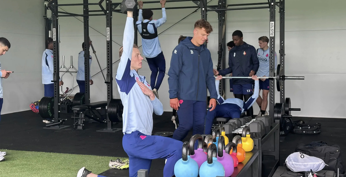 Instalaciones deportivas y formación futbolística