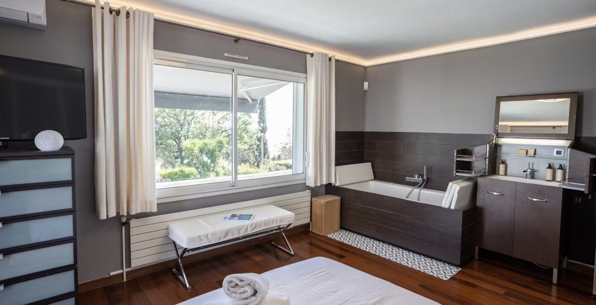 Villa for rent in Var Canton of Hyères