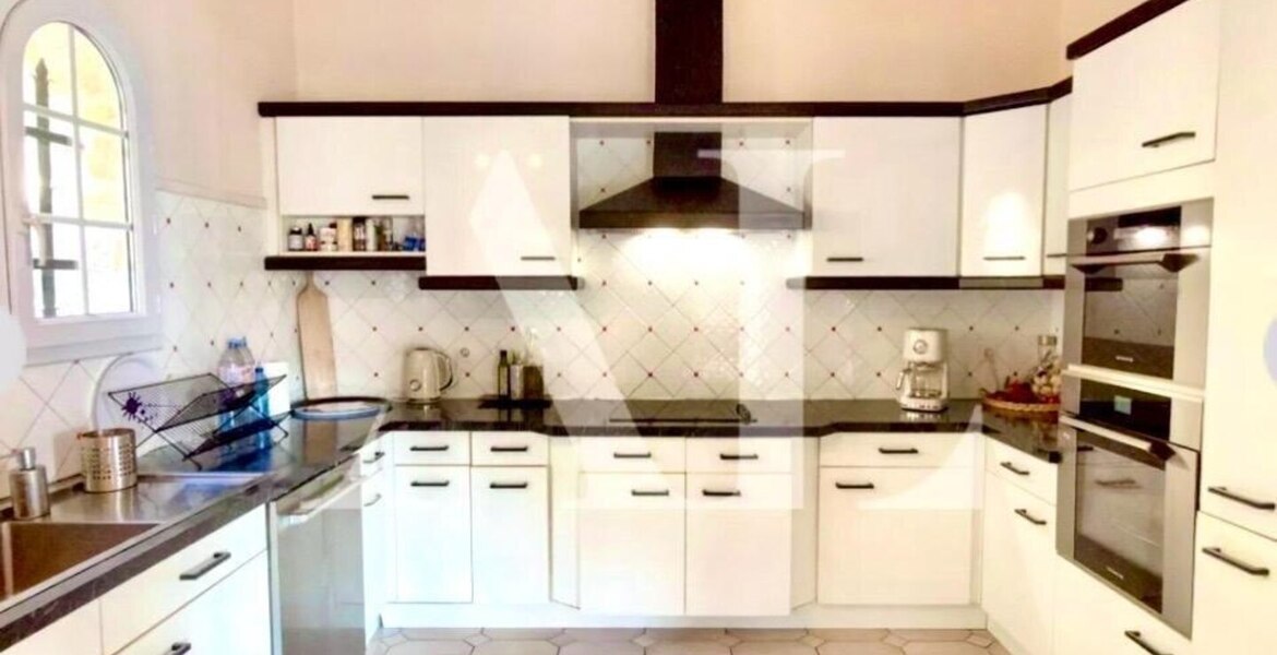 Elegant villa in Cannes