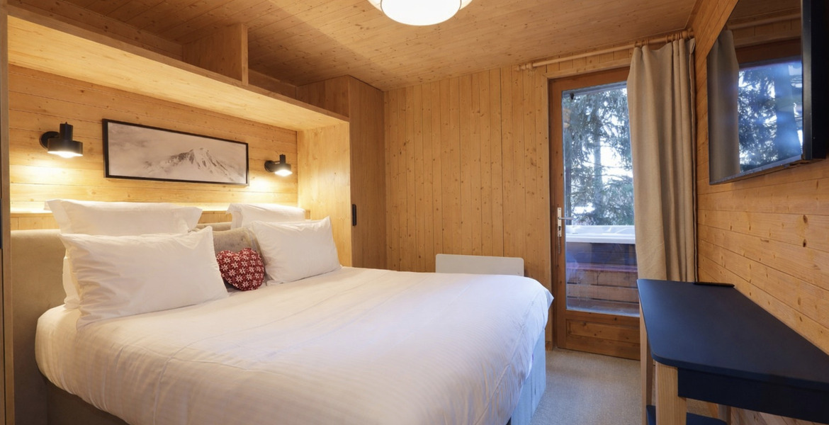 Fully Renovated Luxury Chalet in Courchevel La Tania