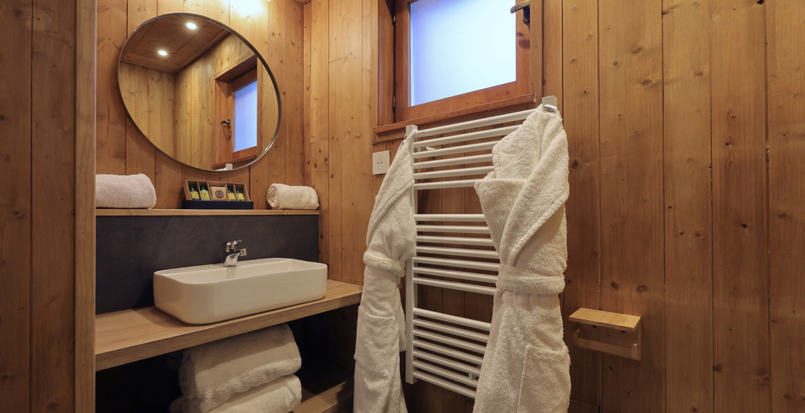 Fully Renovated Luxury Chalet in Courchevel La Tania