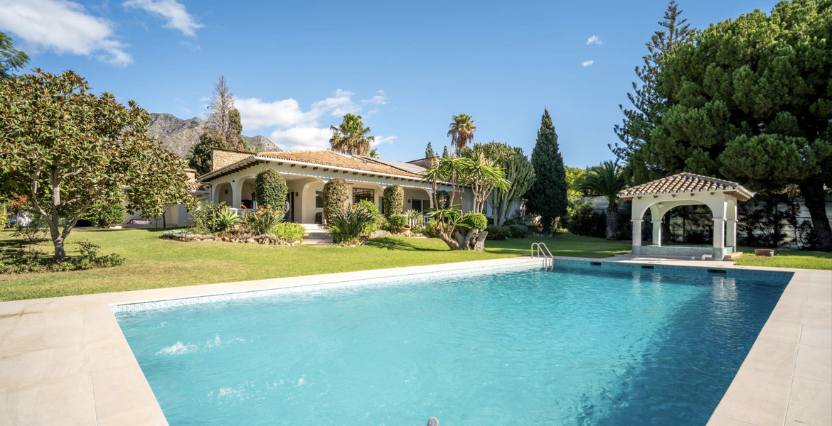 Villa en alquiler en Nagüeles, Marbella, situada en la Milla