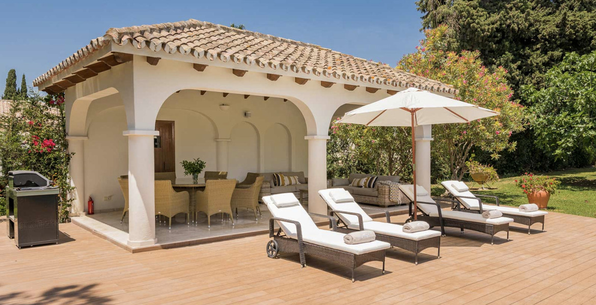 Villa en alquiler en Nagüeles, Marbella, situada en la Milla