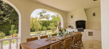 Villa en alquiler en Nagüeles, Marbella, situada en la Milla
