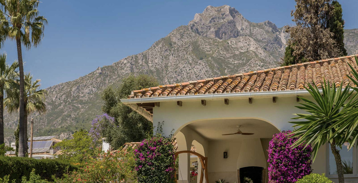 Villa en alquiler en Nagüeles, Marbella, situada en la Milla