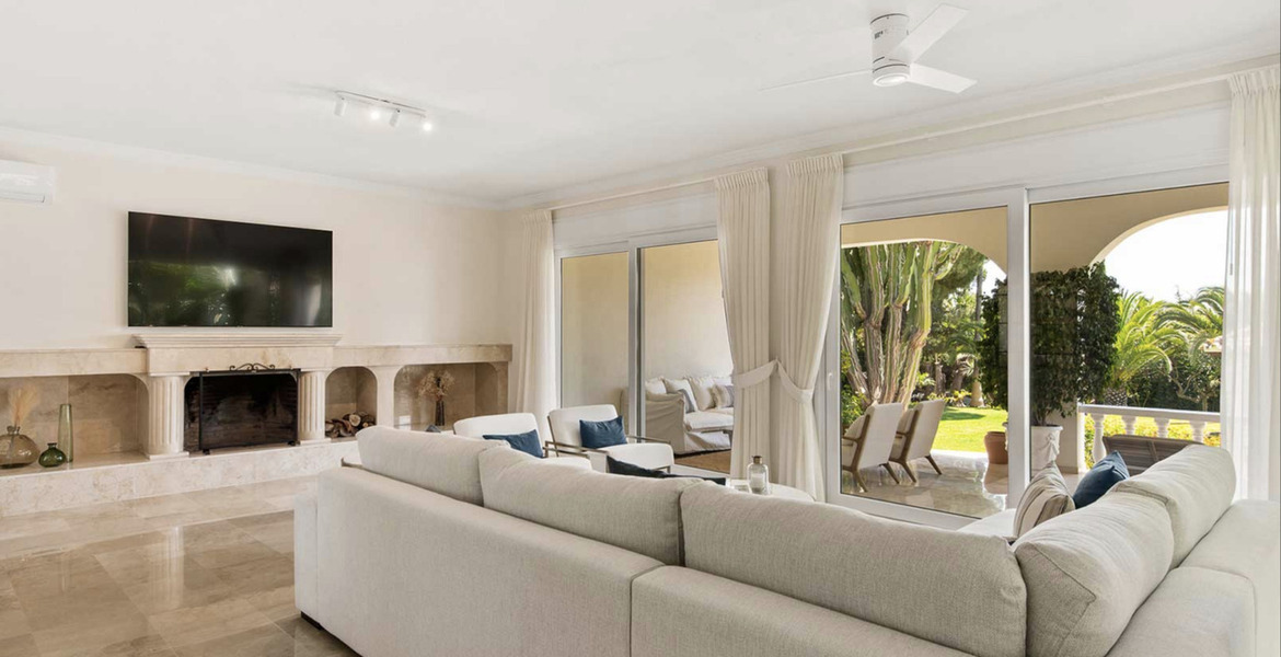 Villa en alquiler en Nagüeles, Marbella, situada en la Milla