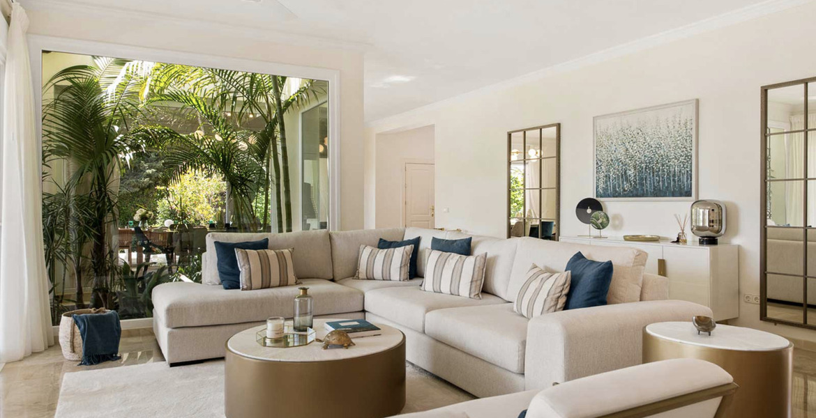 Villa en alquiler en Nagüeles, Marbella, situada en la Milla
