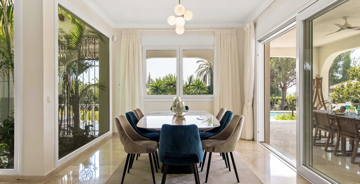 Villa en alquiler en Nagüeles, Marbella, situada en la Milla