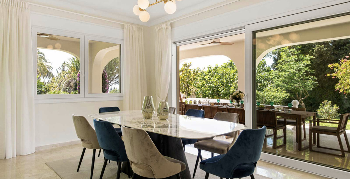 Villa en alquiler en Nagüeles, Marbella, situada en la Milla
