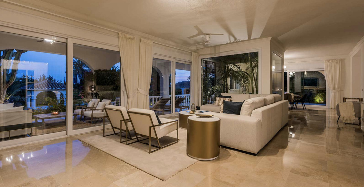 Villa en alquiler en Nagüeles, Marbella, situada en la Milla