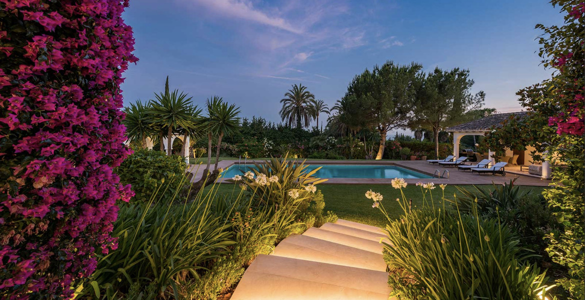 Villa en alquiler en Nagüeles, Marbella, situada en la Milla
