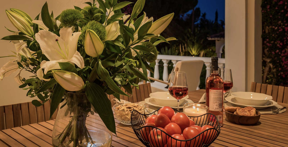 Villa en alquiler en Nagüeles, Marbella, situada en la Milla