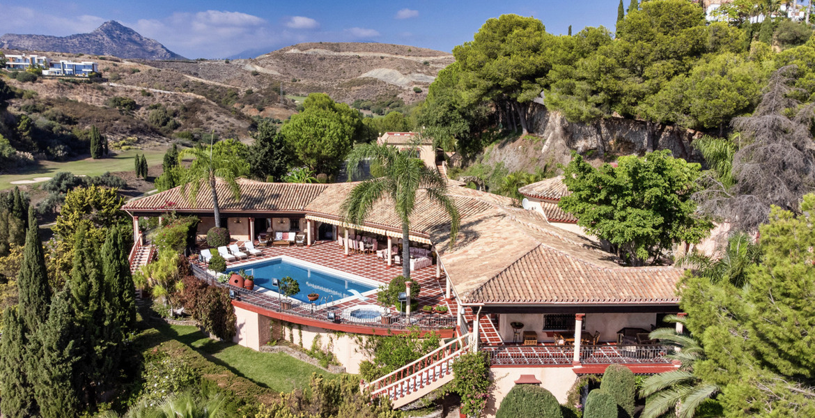 Villa con vistas al mar en alquiler en Estepona 