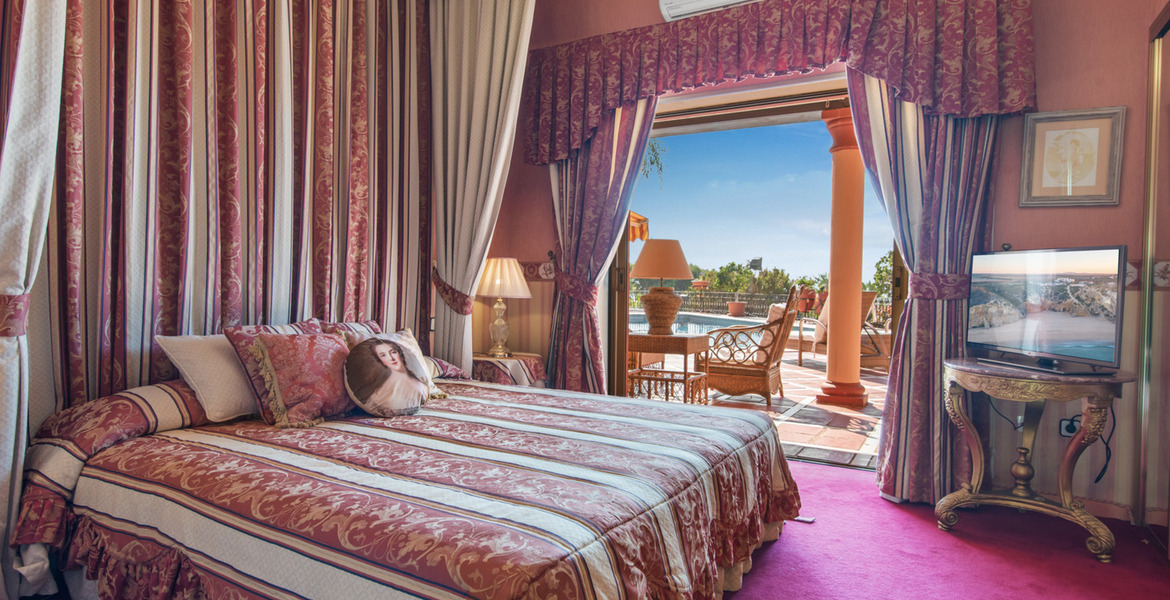 Villa con vistas al mar en alquiler en Estepona 