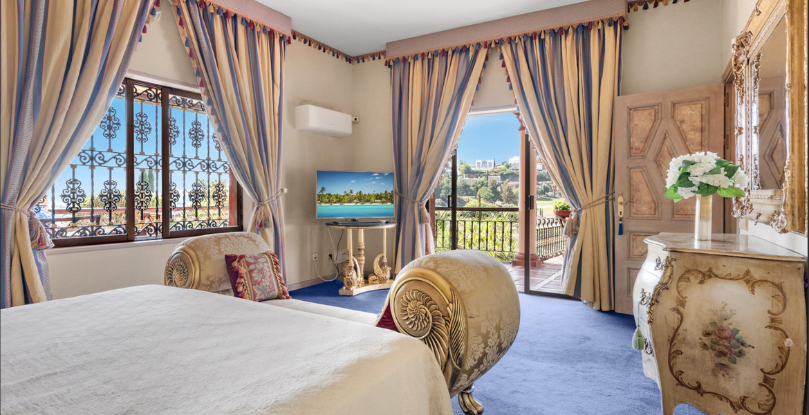 Villa con vistas al mar en alquiler en Estepona 