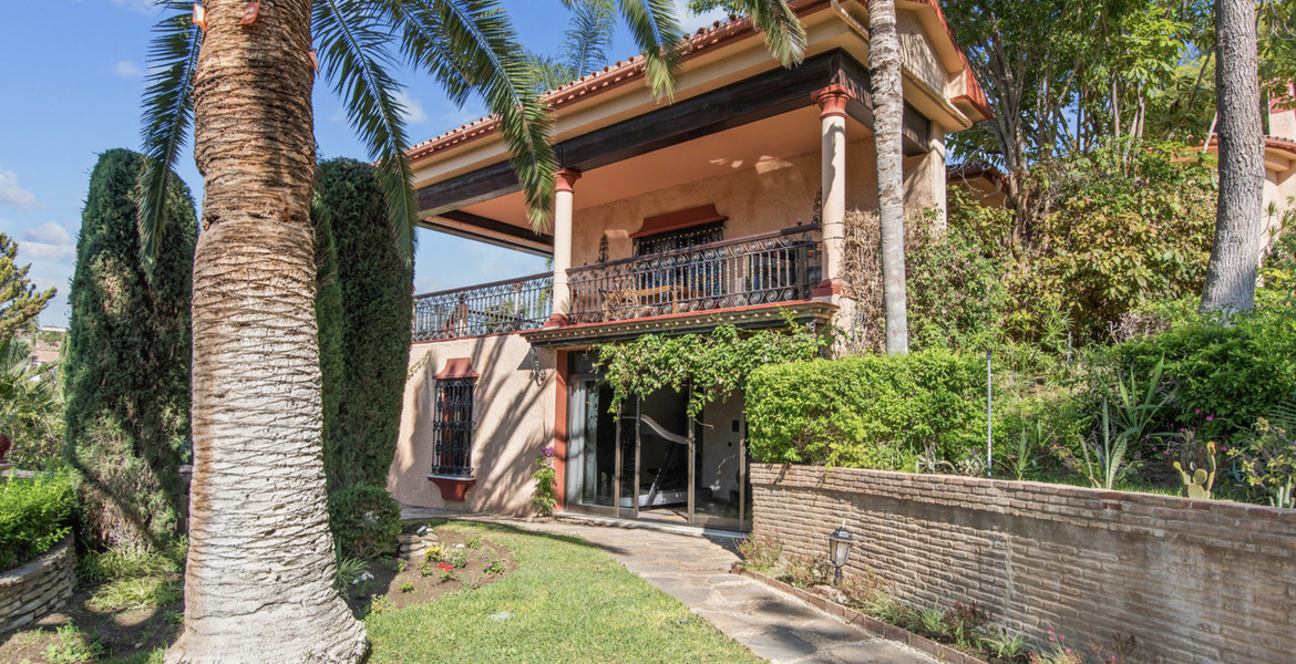 Villa con vistas al mar en alquiler en Estepona 
