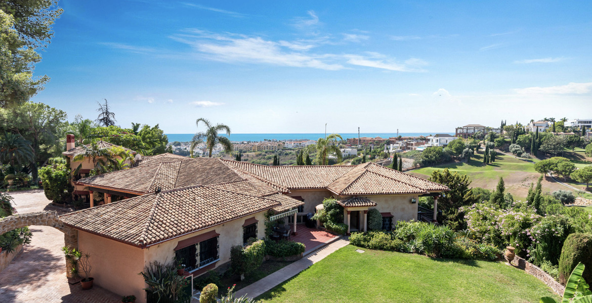 Villa con vistas al mar en alquiler en Estepona 
