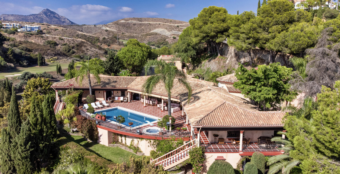 Villa con vistas al mar en alquiler en Estepona 