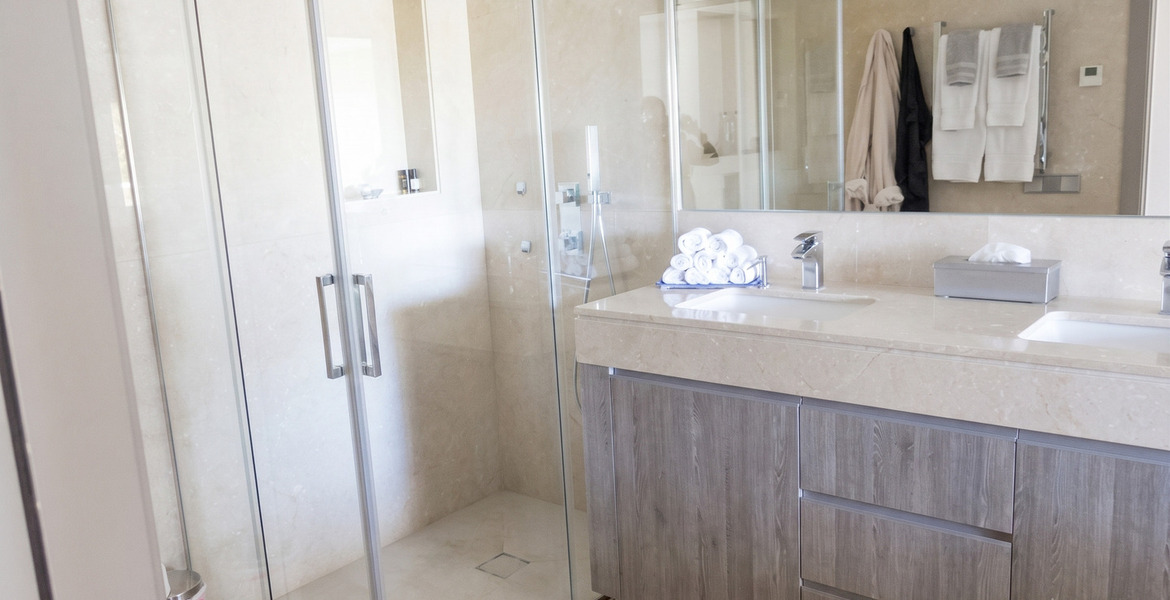 Apartment for rent in Marina Puente Romano Japanese Garden