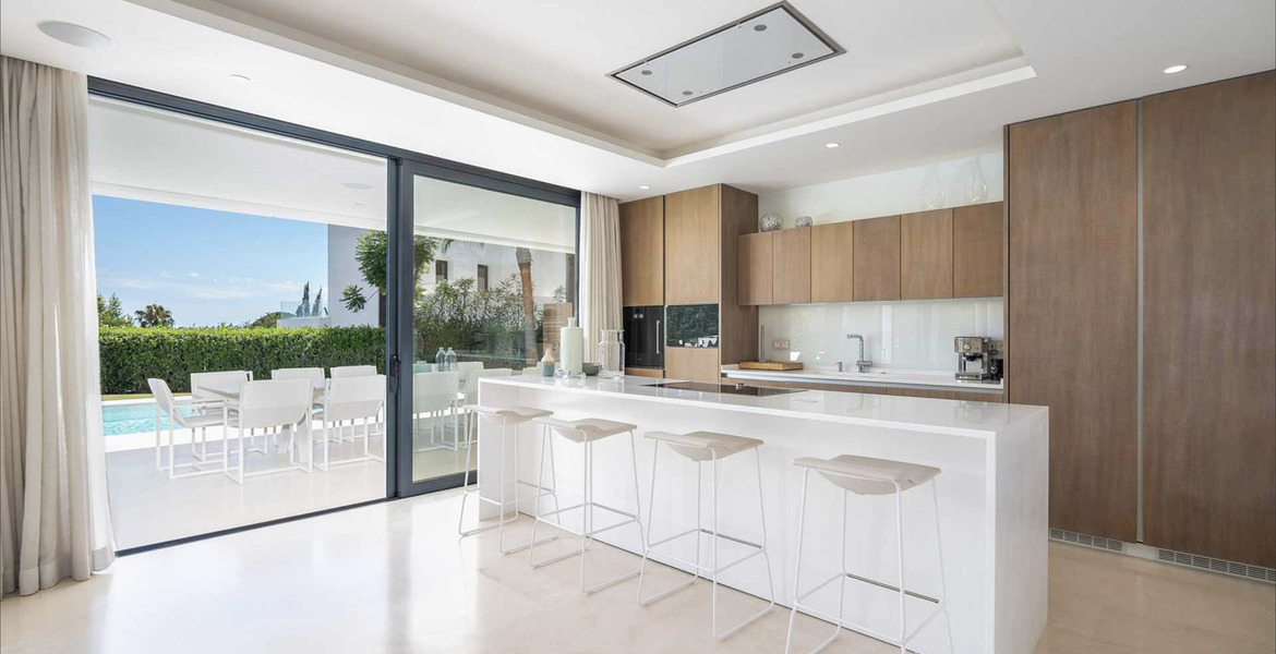 Villa en alquiler en Marbella, Altos Puente Romano