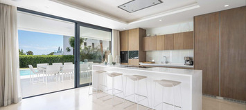 Villa en alquiler en Marbella, Altos Puente Romano