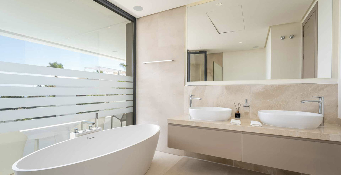Villa en alquiler en Marbella, Altos Puente Romano