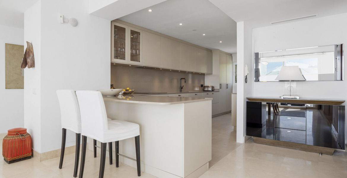 Apartamento en alquiler en Nueva Andalucia Marbella 