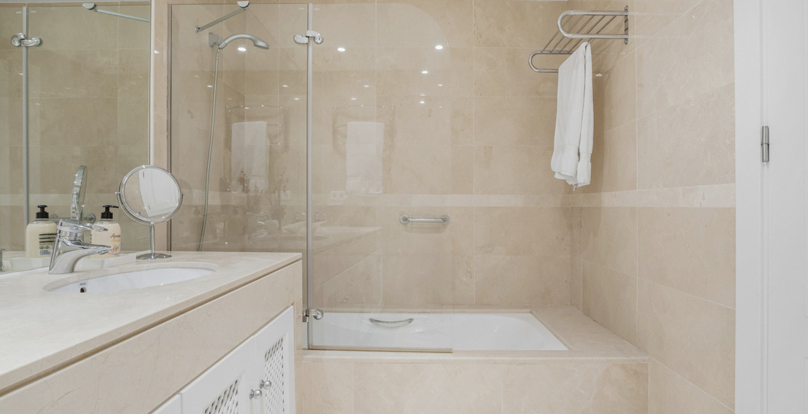 Apartamento en alquiler en Nueva Andalucia Marbella 
