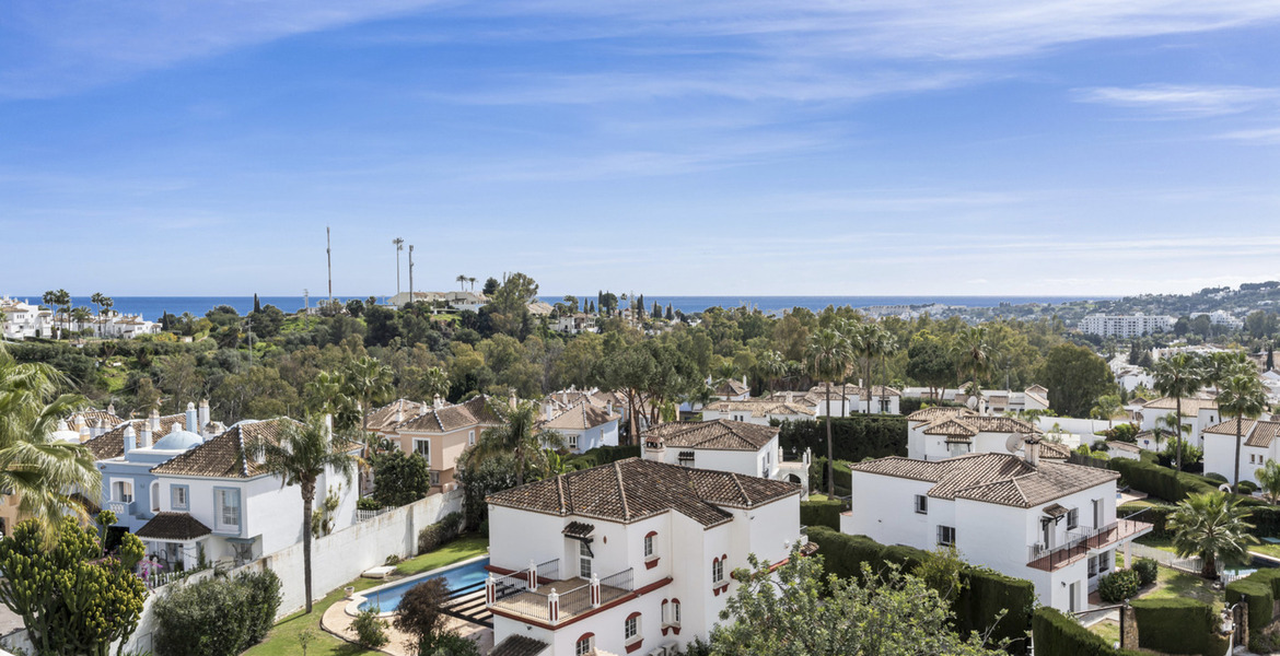 Apartamento en alquiler en Nueva Andalucia Marbella 