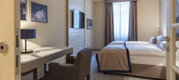 Luxuriously apartment five-bedroom