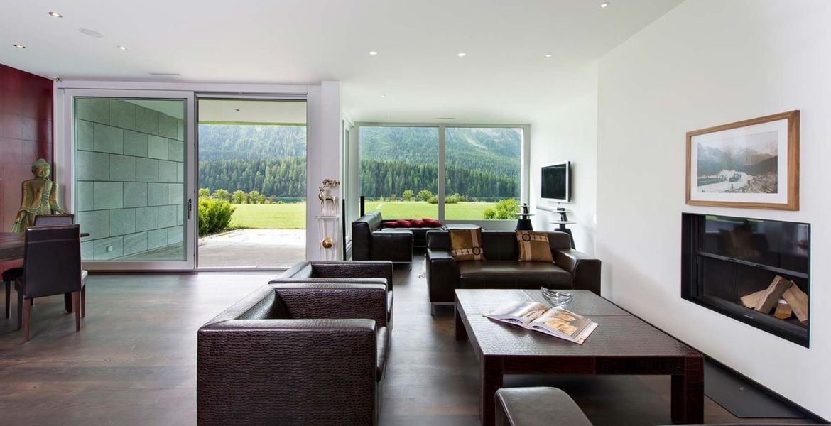 Appartement de style contemporain avec vue sur le lac