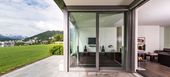 Appartement de style contemporain avec vue sur le lac