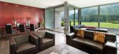 Appartement de style contemporain avec vue sur le lac