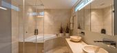 Appartement de style contemporain avec vue sur le lac