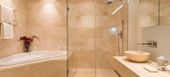 Appartement de style contemporain avec vue sur le lac