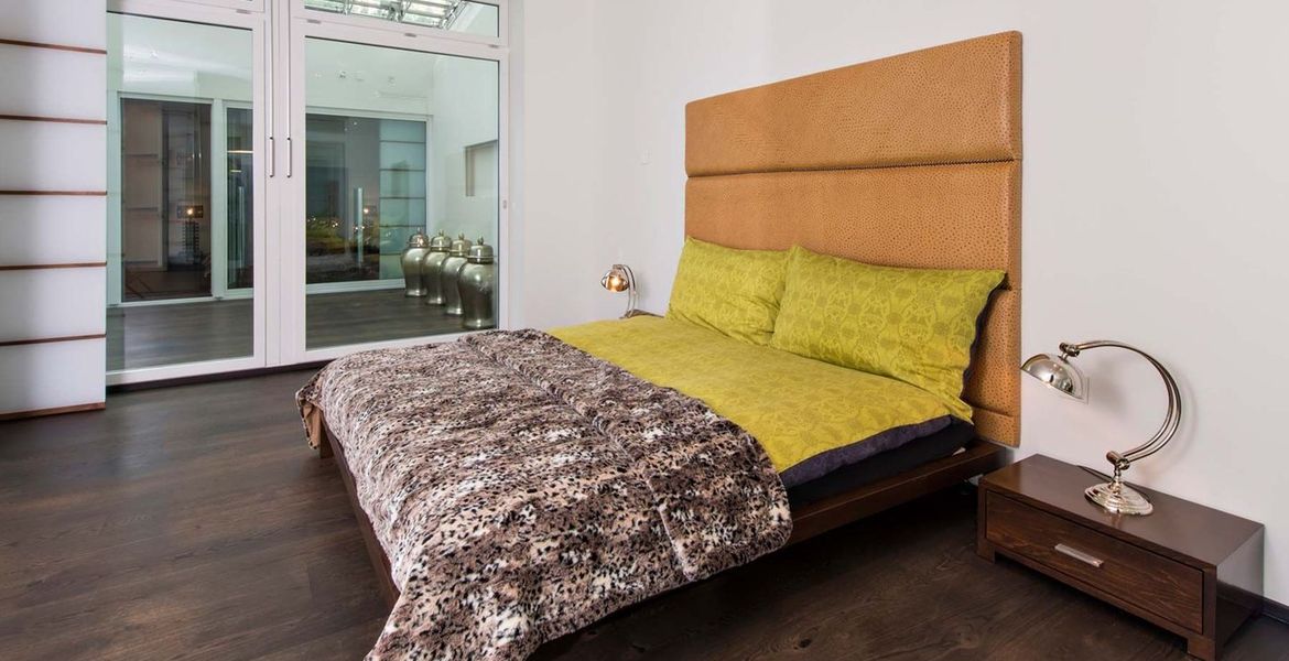 Appartement de style contemporain avec vue sur le lac