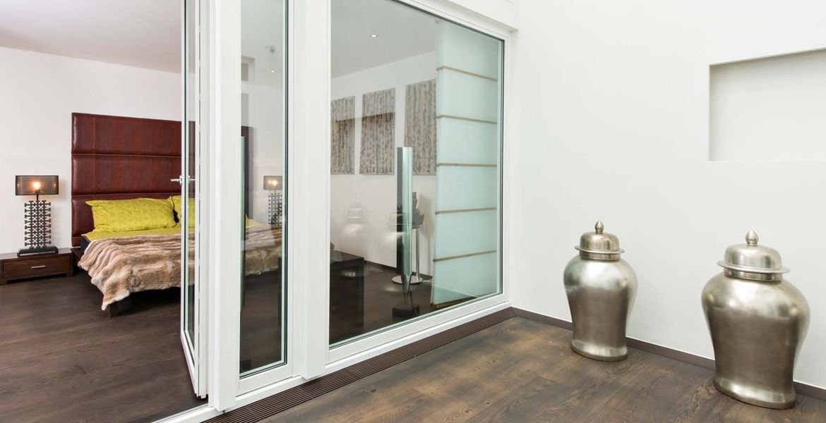 Appartement de style contemporain avec vue sur le lac