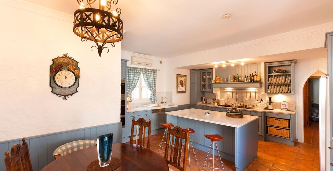 Вилла в аренду Марбелья Золотая Миля на первой линии пляжа