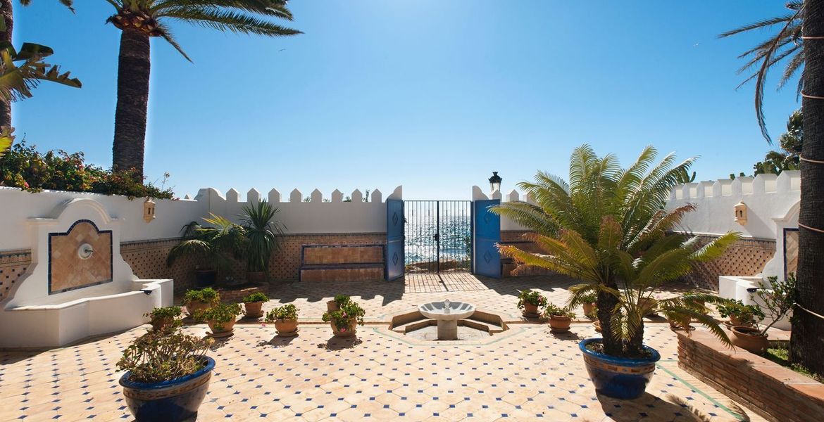 Вилла в аренду Марбелья Золотая Миля на первой линии пляжа