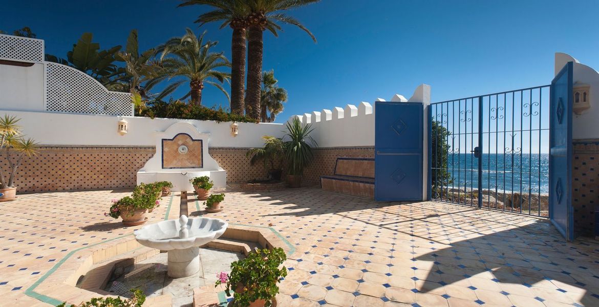 Вилла в аренду Марбелья Золотая Миля на первой линии пляжа