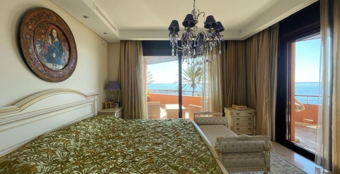 Beachfront Apartment in Marbella