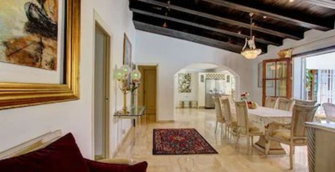 Belle villa à Nueva Andalucia